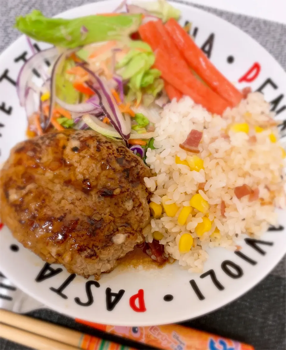 今日の夕飯🍴テリヤキハンバーグ|琥珀さん