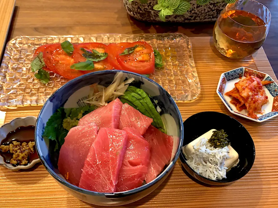 Snapdishの料理写真:マグロ丼|たまにゃんさん