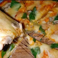 MARIE MAR PIZZA

TheSnackBox Signature Choice Edition:
Cream Mushroom Cheesy Spinach|Gee Abaya-Mendozaさん