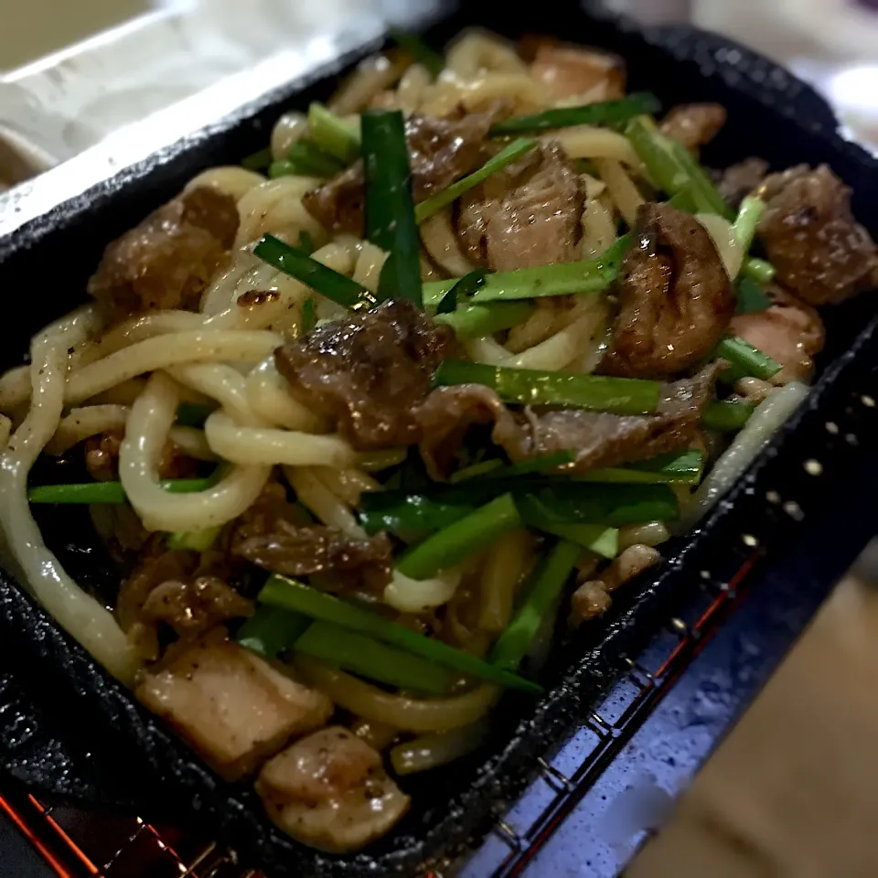 シメのホルモン焼きうどん|くろあおさん