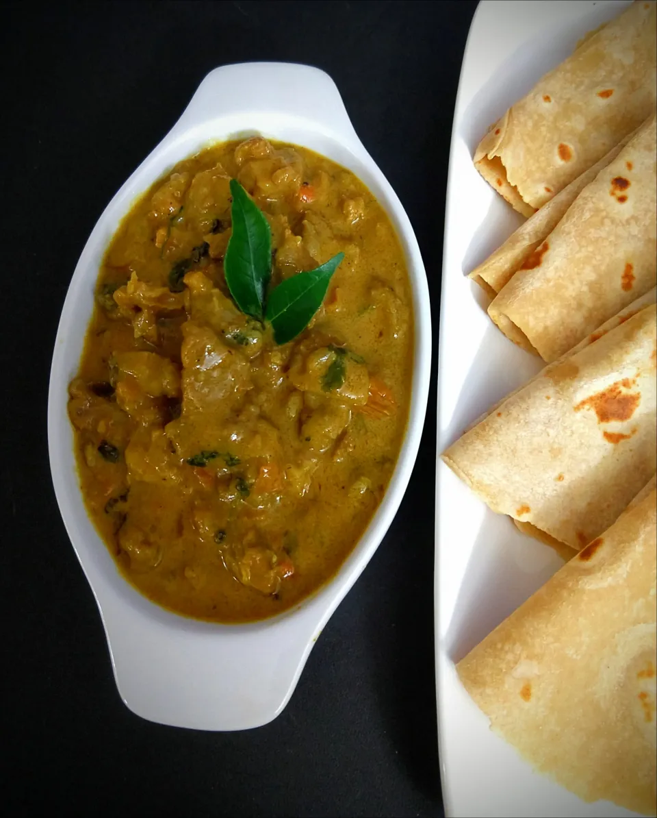 # cashew milk goat curry with roti|nivedhasankar64@gmail.comさん