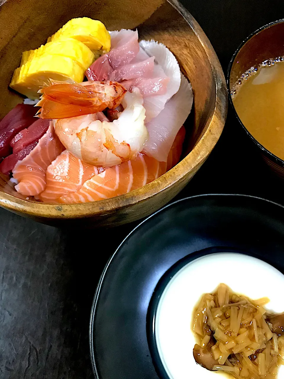 Snapdishの料理写真:海鮮丼|mikkoroさん