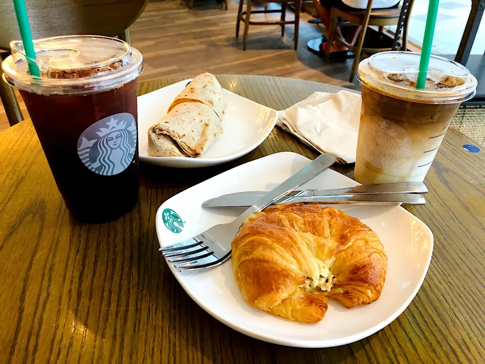 Breakfast @ Starbucks|Ivyさん