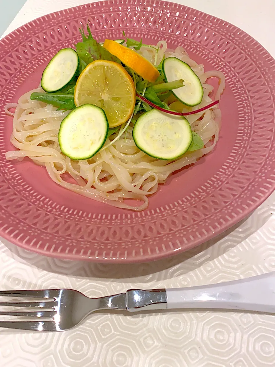 Snapdishの料理写真:レモンソースでライスヌードル🍋|okazuさん