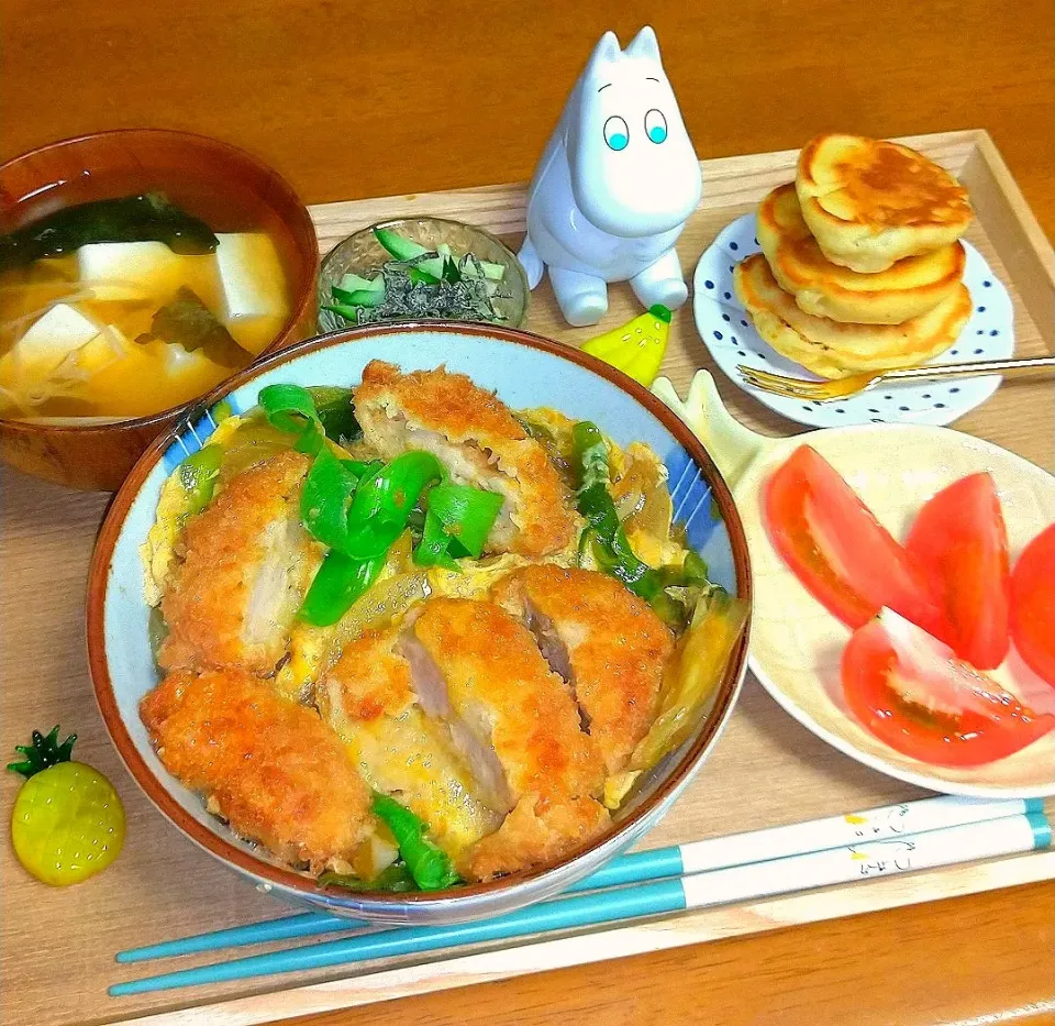 ヒレカツ丼🐖|とししいたけさん