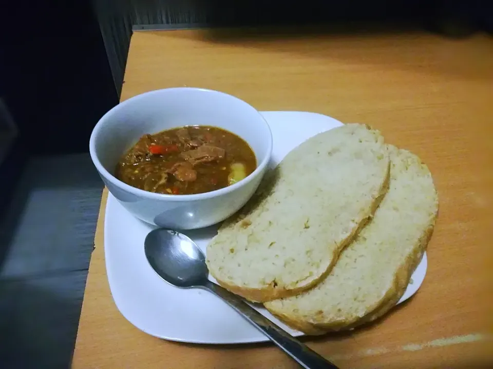 Snapdishの料理写真:Stew and steamed bread served with your choice of beverage. 
#AtasteOfHome#|ESIBAYENI AFRICAN CUISINEさん