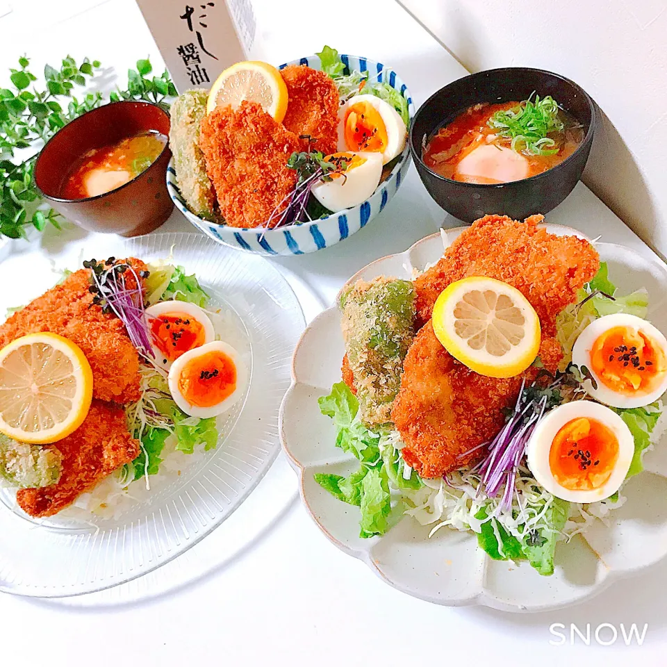 一口醤油カツ丼＆玉ねぎたっぷり半熟玉子味噌汁|オーロラさん