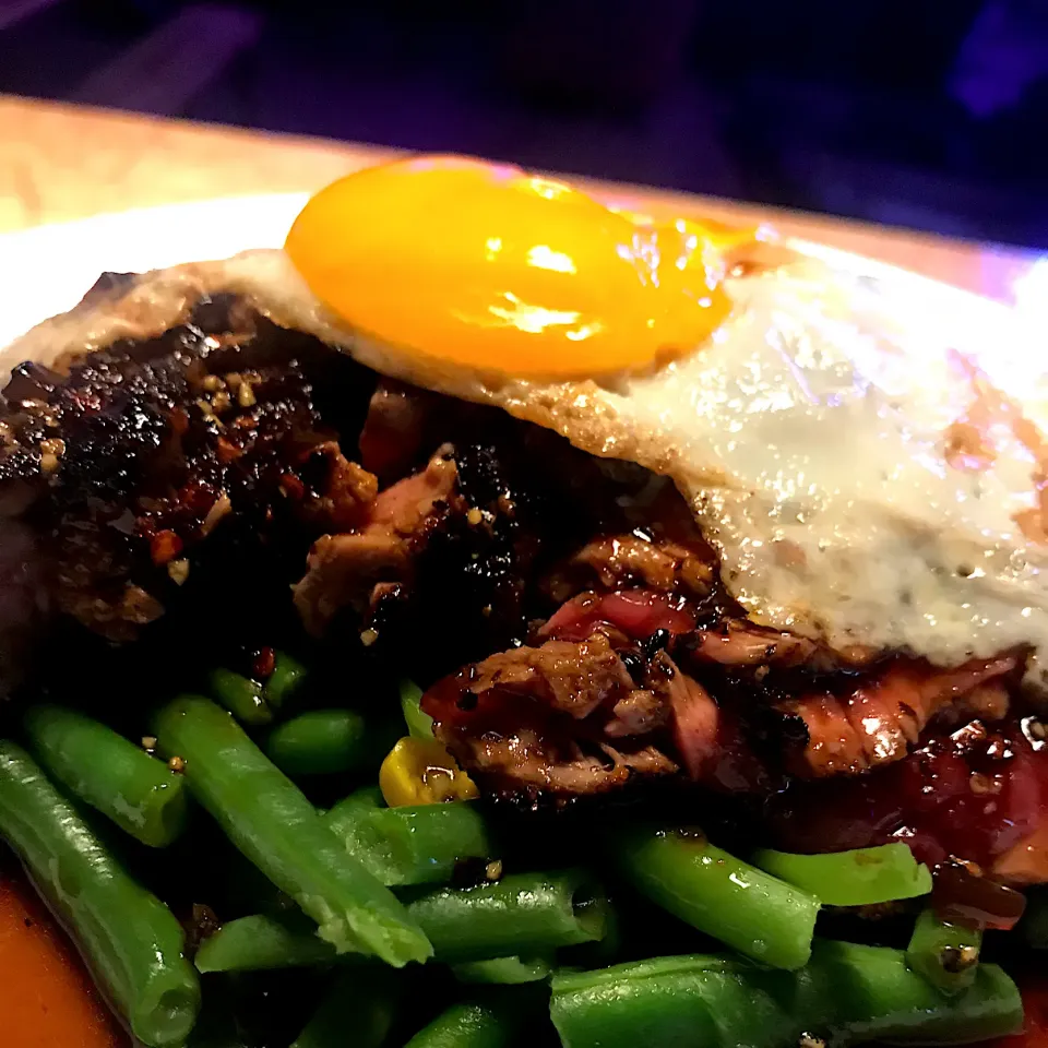 Steak and eggs|Nghia Laさん