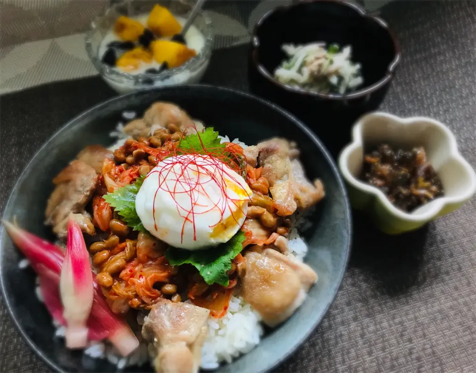 「納豆キムチ鶏照り丼」|バシュランさん