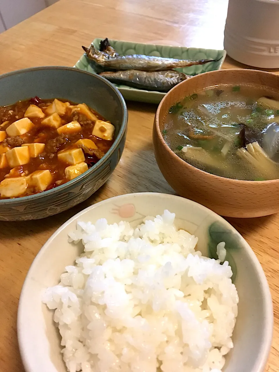 麻婆豆腐、冬虫夏草と木耳のスープ、ししゃも、ご飯😋❤️|さくたえさん