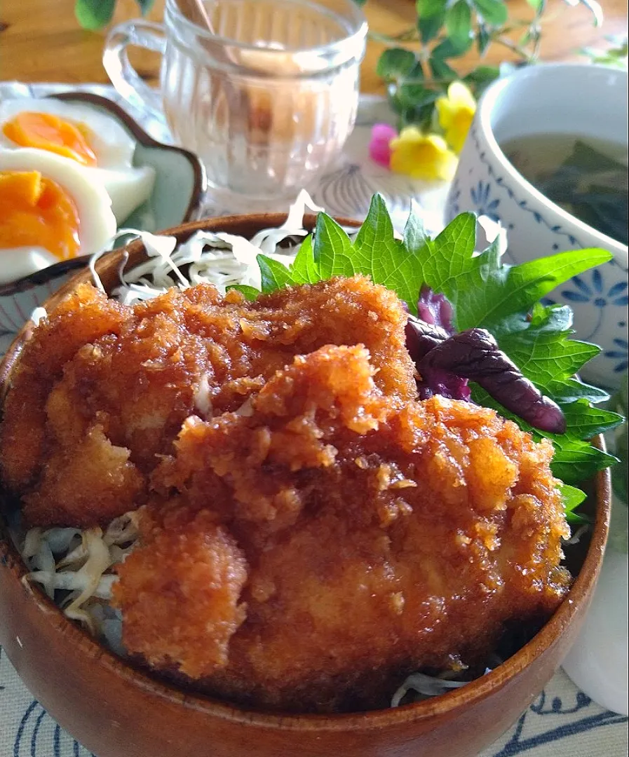 TOMOさんの料理 かおちゃんさんの料理 オススメ♡めちゃ旨〜和風チキンカツ♪のカツ丼|とまと🍅さん