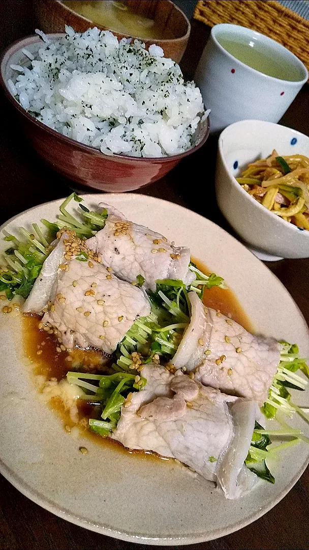 豆苗と大葉のチーズ肉巻きの夕飯|じょうさん