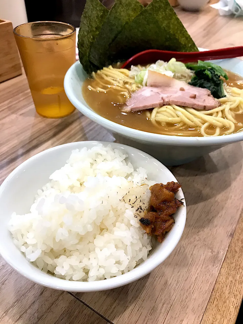 家系ラーメンにはやっぱりごはん〜٩̋(๑˃́ꇴ˂̀๑)@くじら食堂|morimi32さん