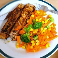 Grilled Salmon with steamed veggies|Kiranskitchenさん