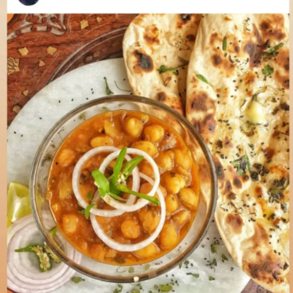 Amritsari chole with wheat garlic naan|geetさん