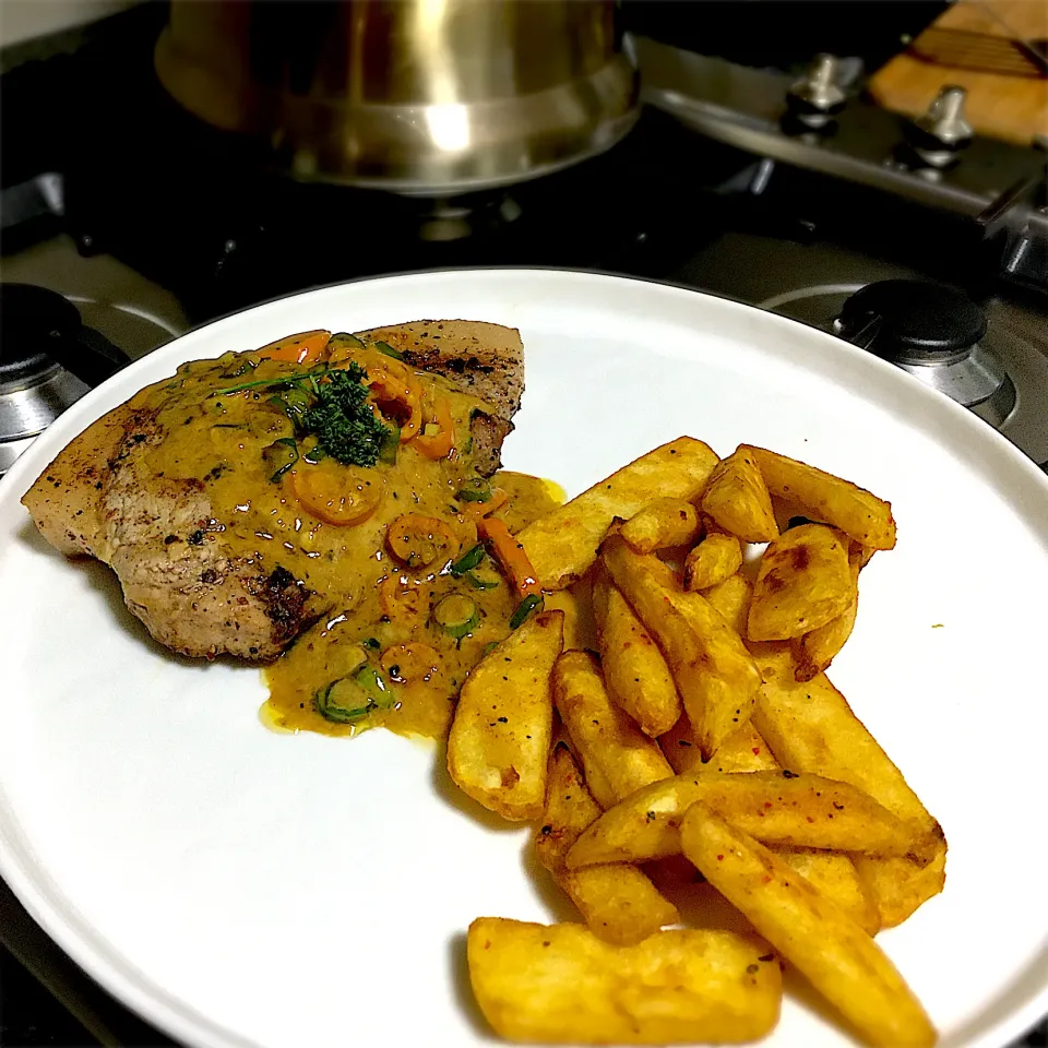 Pork Rib Chop and Fries|QueenMbeeさん