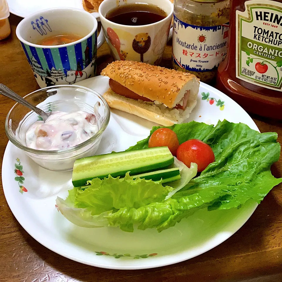 朝食　コストコのホットドッグ|みんみんさん