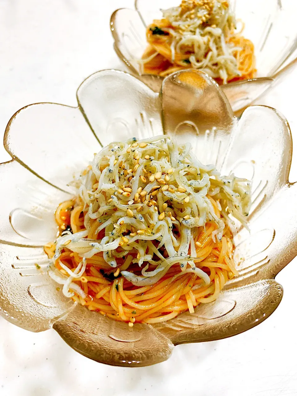 Snapdishの料理写真:我が家の夏の前菜☀️大葉トマトソースとしらすのさっぱり素麺|ひろりんさん