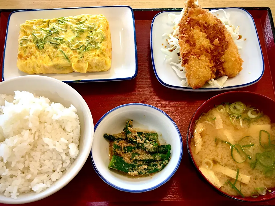 今日は"まいどおおきに食堂"でマイ定食のランチ|mottomoさん