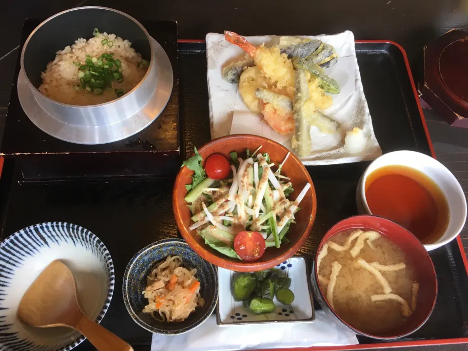 釜飯と天ぷら定食|フージさん