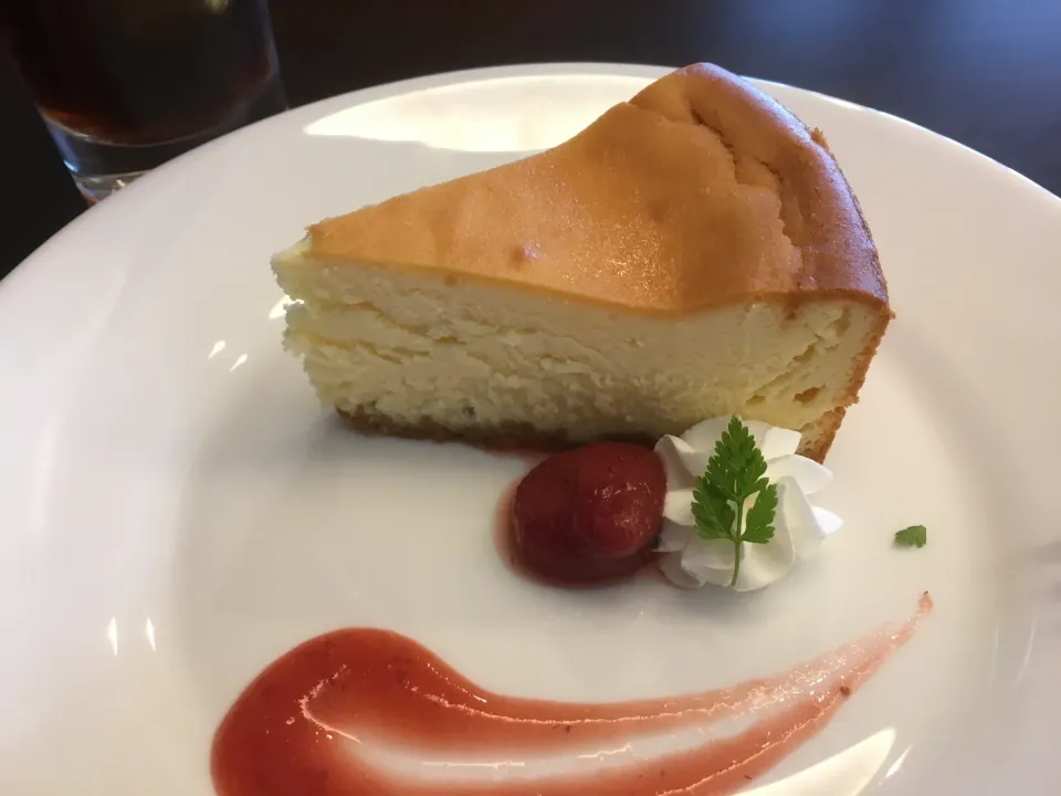 Snapdishの料理写真:ダイニングポート御料鶴でチーズケーキ美味い🍰|フージさん