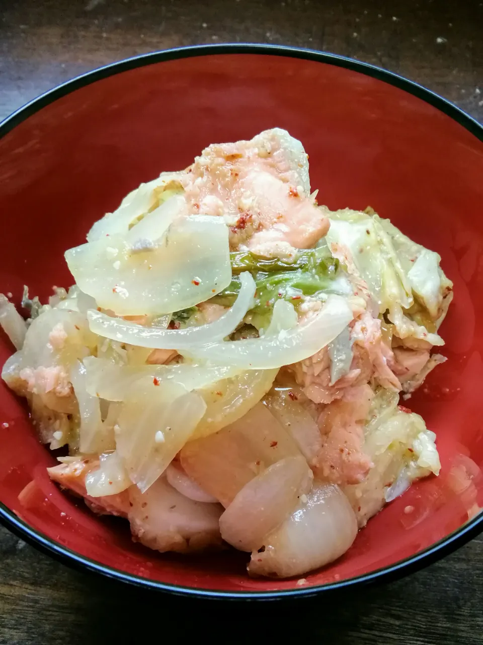 鮭とキャベツのピリ辛蒸し焼きどんぶり🍜|にんにくと唐辛子が特に好き❤️(元シャリマー)さん