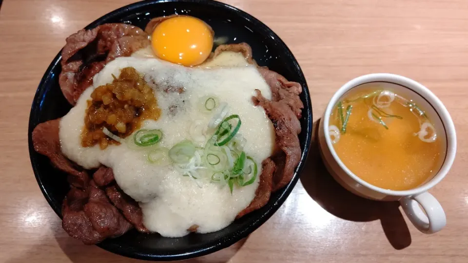 夕飯は牛タンととろ丼|アクちゃんさん