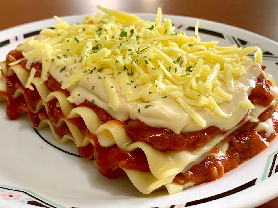 Snapdishの料理写真:Cheesy Lasagna|Annieさん