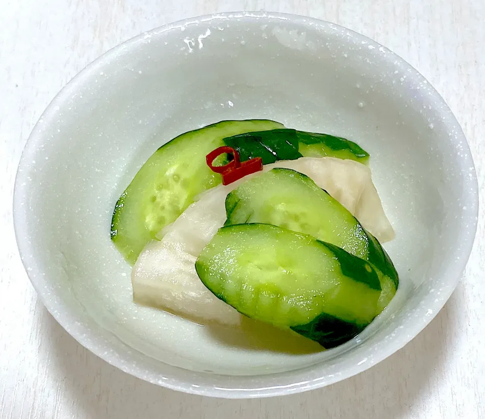 蛇腹胡瓜のうまつゆ漬け|かぴかぴさん