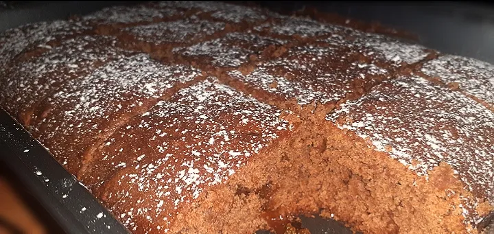 ginger chocolate brownies with some orange marmalade and a dust of cinnamon sugar|Molefe Mathuntshaさん