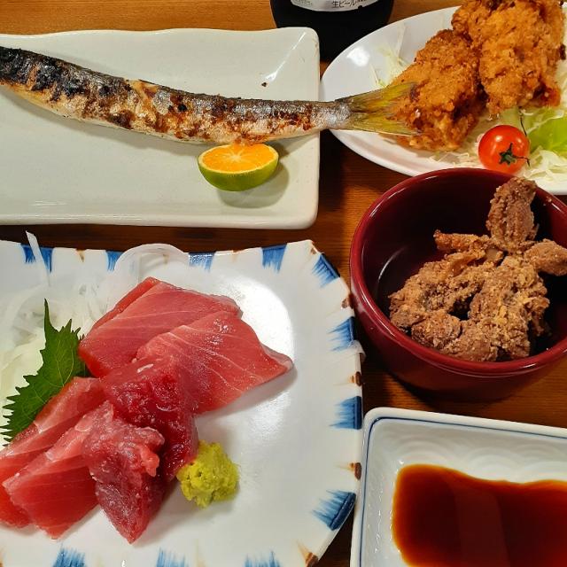 メバチマグロのお造り まぐろカツ まぐろの卵の煮付け カマスの塩焼き 8 22民宿にて夕食 Fumfum Snapdish スナップディッシュ Id Eldpba