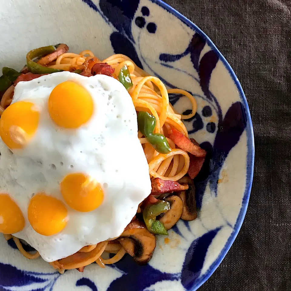 うずら百目ナポ　半熟卵を混ぜていただきます|Junさん