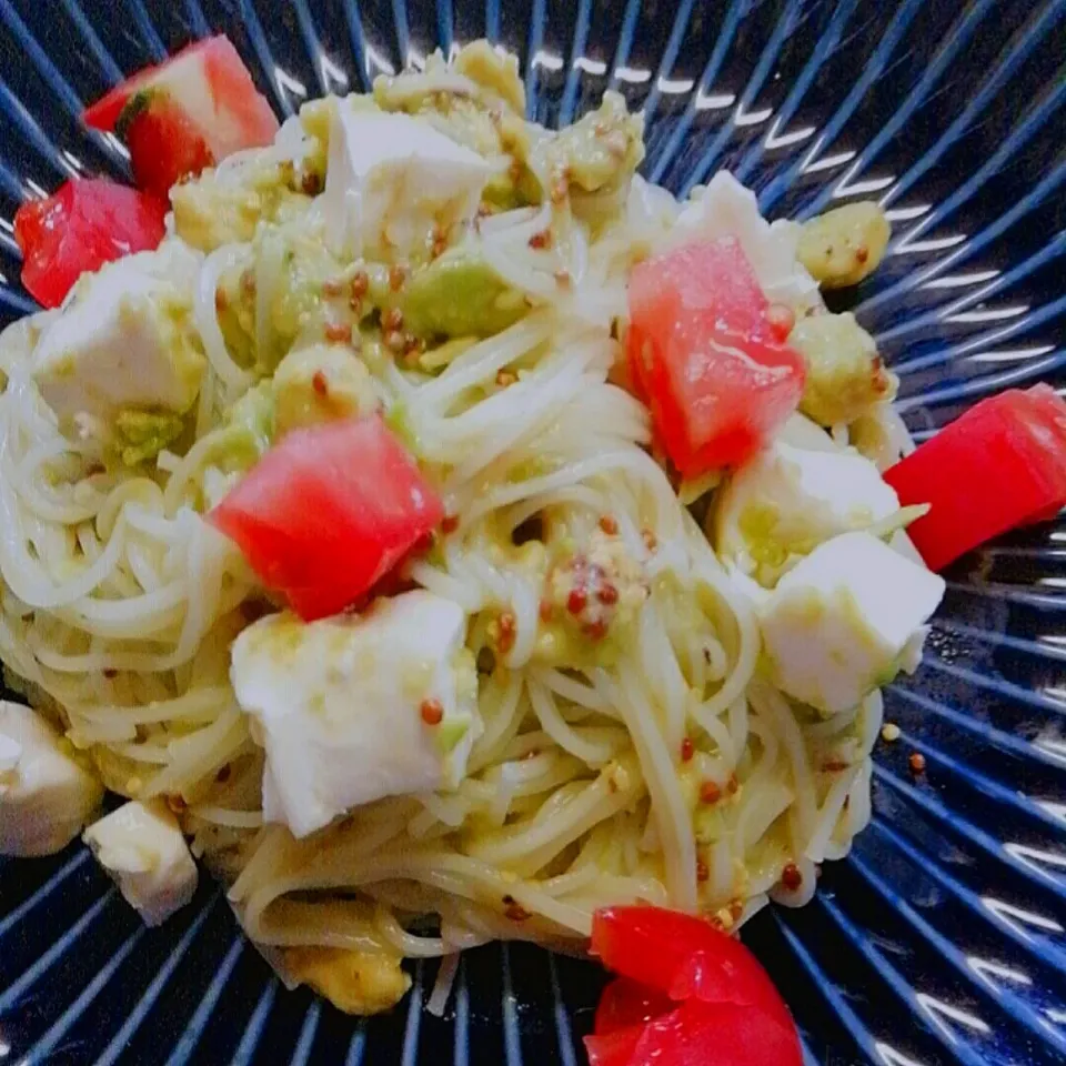 アボカドクリチ粒マスタード素麺👌🏿😋😋|ペンギンさん