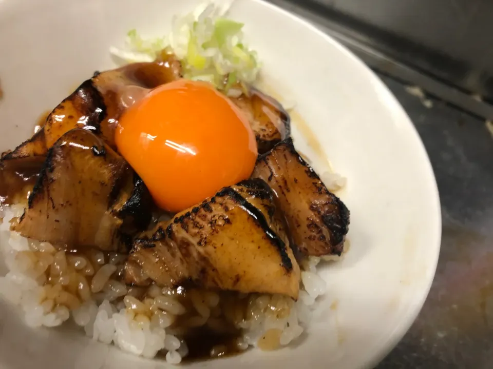 Snapdishの料理写真:蒲焼き風チャーシュー丼|ガラクタさん