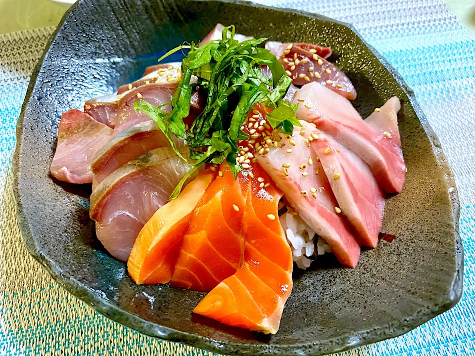 お刺身ど〜ん丼|ぽっちさん