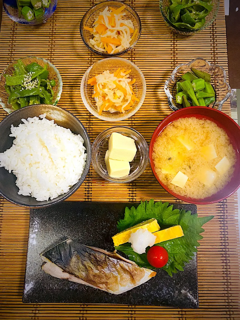 Snapdishの料理写真:イナダ焼魚定食、義理父用作りました|Megさん