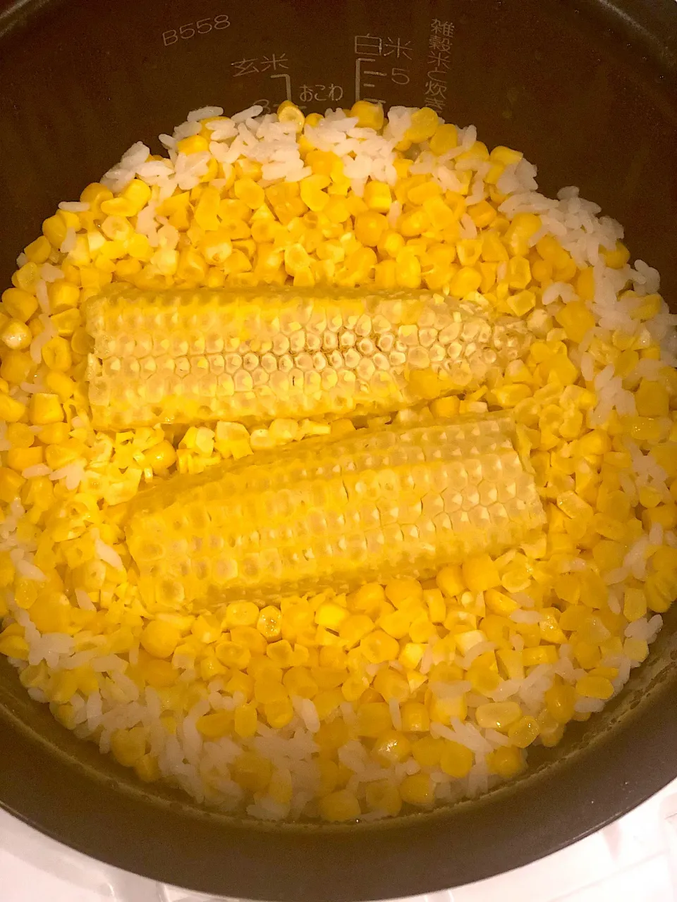 Snapdishの料理写真:とうもろこしごはん🌽嶽きみ|みぃこさん