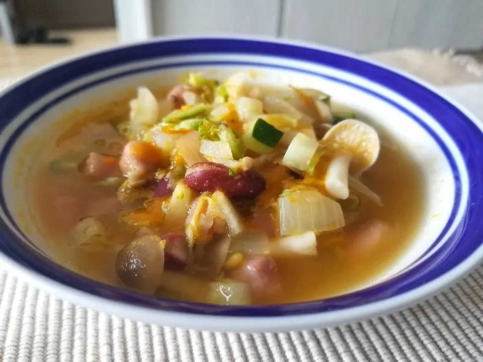 黄色いトマト&野菜にビーンズで冷製スープ|しあるさん