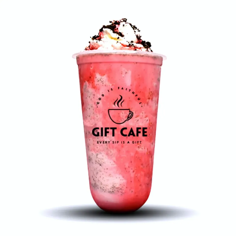 Snapdishの料理写真:STRAWBERRY OREO FRAPPE|i am SALAD MANさん