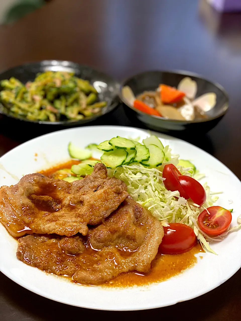 生姜焼き🌴ゴーヤのベーコンバター醤油🌴里芋の煮物|☆光るさん