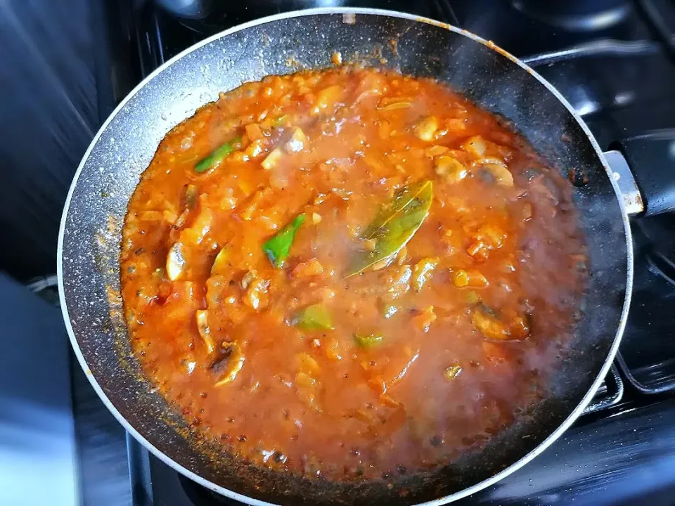 Saute, simmer and leave to cool.
Chutney/shatini is ready to eat.
#Brunch#
#aAtasteOfHome#|ESIBAYENI AFRICAN CUISINEさん