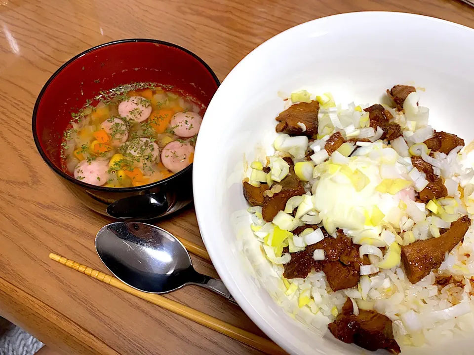 チャーシュー丼、コンソメ野菜スープ|ゆーママさん