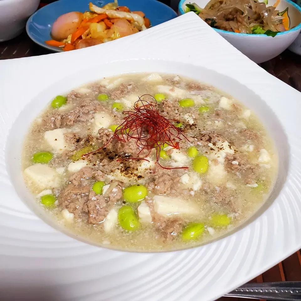 男子ごはん☀️🍴♪
枝豆白麻婆豆腐
ソーセージ野菜炒め
サラダ🥗|dai.noriさん