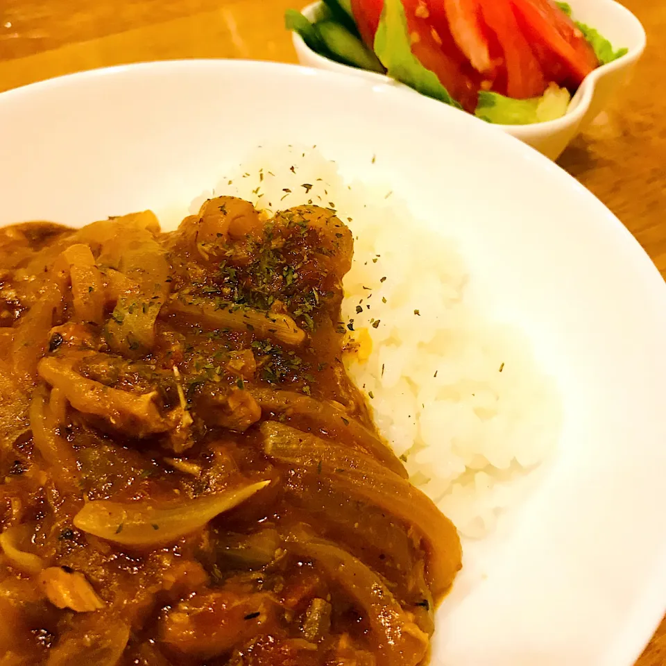 Snapdishの料理写真:サバ缶トマトカレー🍛|だまさん