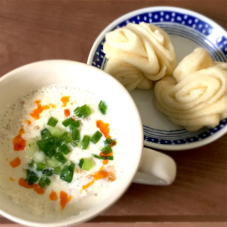 手作り花巻と鹹豆漿で台湾朝食🇹🇼|べべべさん