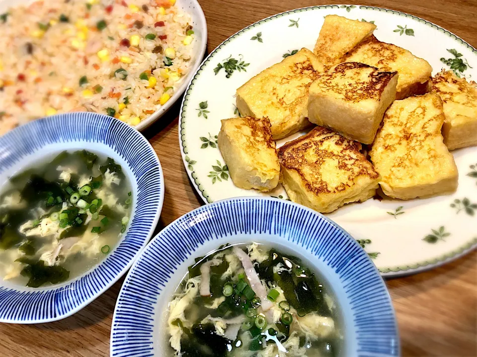 フレンチトースト　ハムとワカメのかきたま汁　冷凍ピラフ|じゅんさんさん