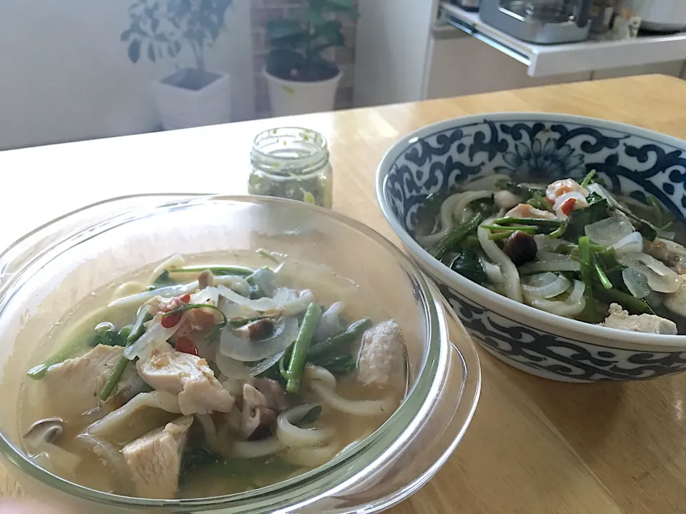 Snapdishの料理写真:お昼ご飯は〜鷄出しスープの梅肉うどん💕優しく癒される美味しさ。|さくたえさん