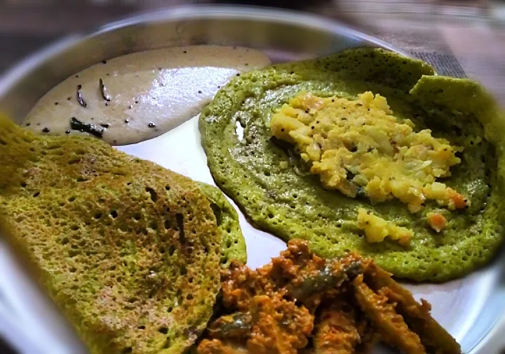 palak dosa with aaloo|Ram Ramさん