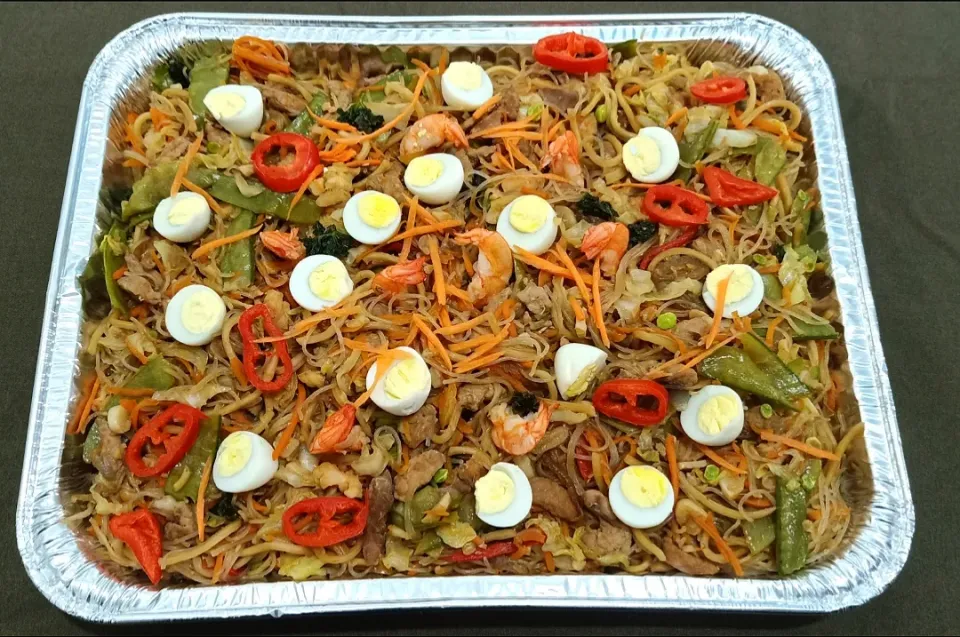 "Pork" 
Special Pancit Bihon 
₱480.00|Genieさん