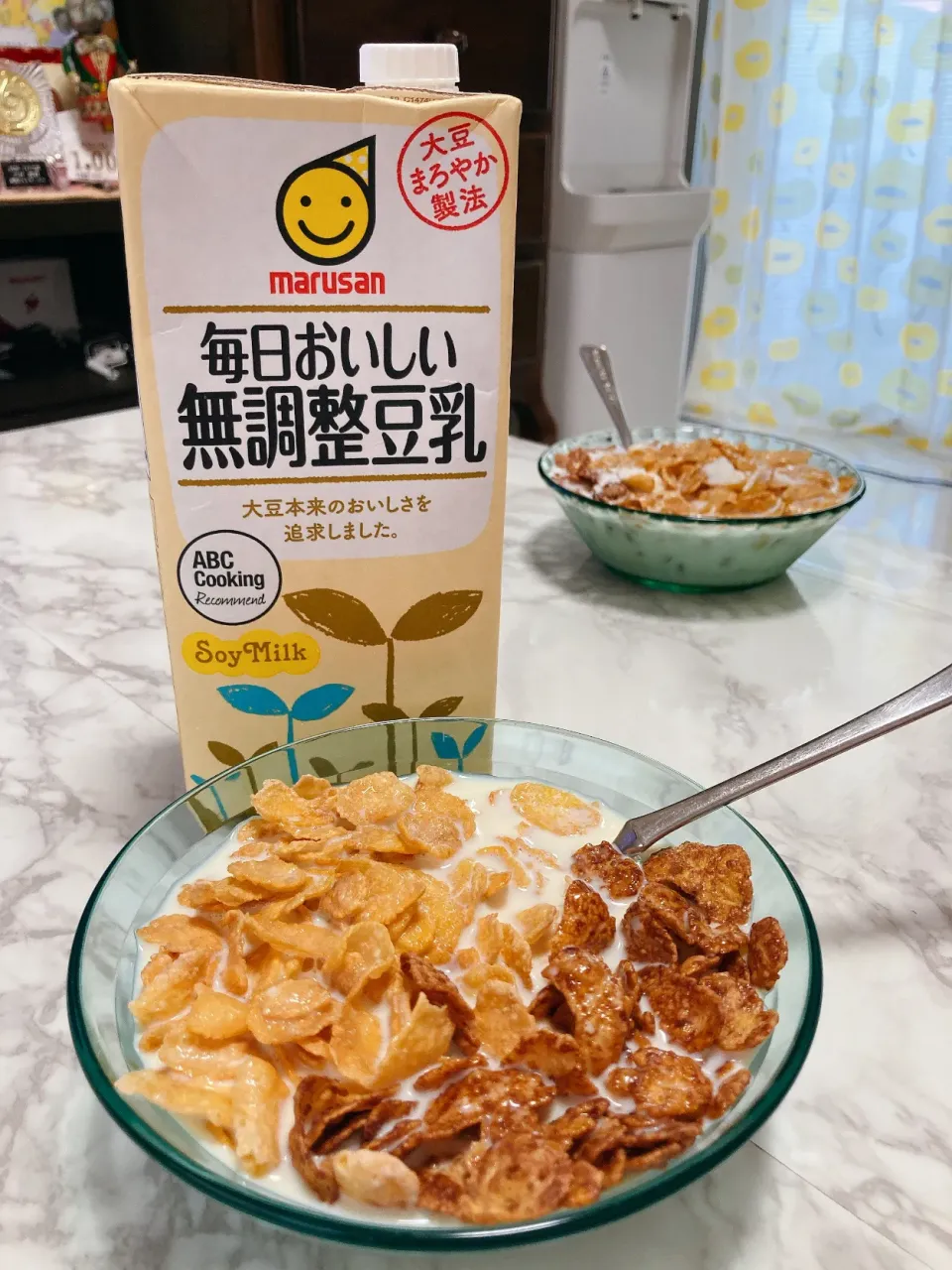 豆乳でオカンの好きなコーンフレーク😁🥣🥛|ジイジさん